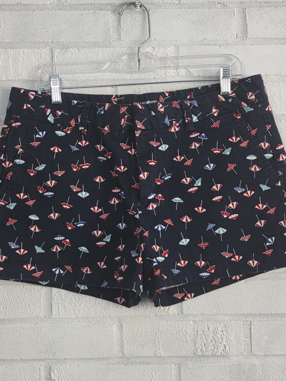 Khakis By Gap City 3" Inseam Size 12 Flat Front Chino Shorts Umbrella Print Blue